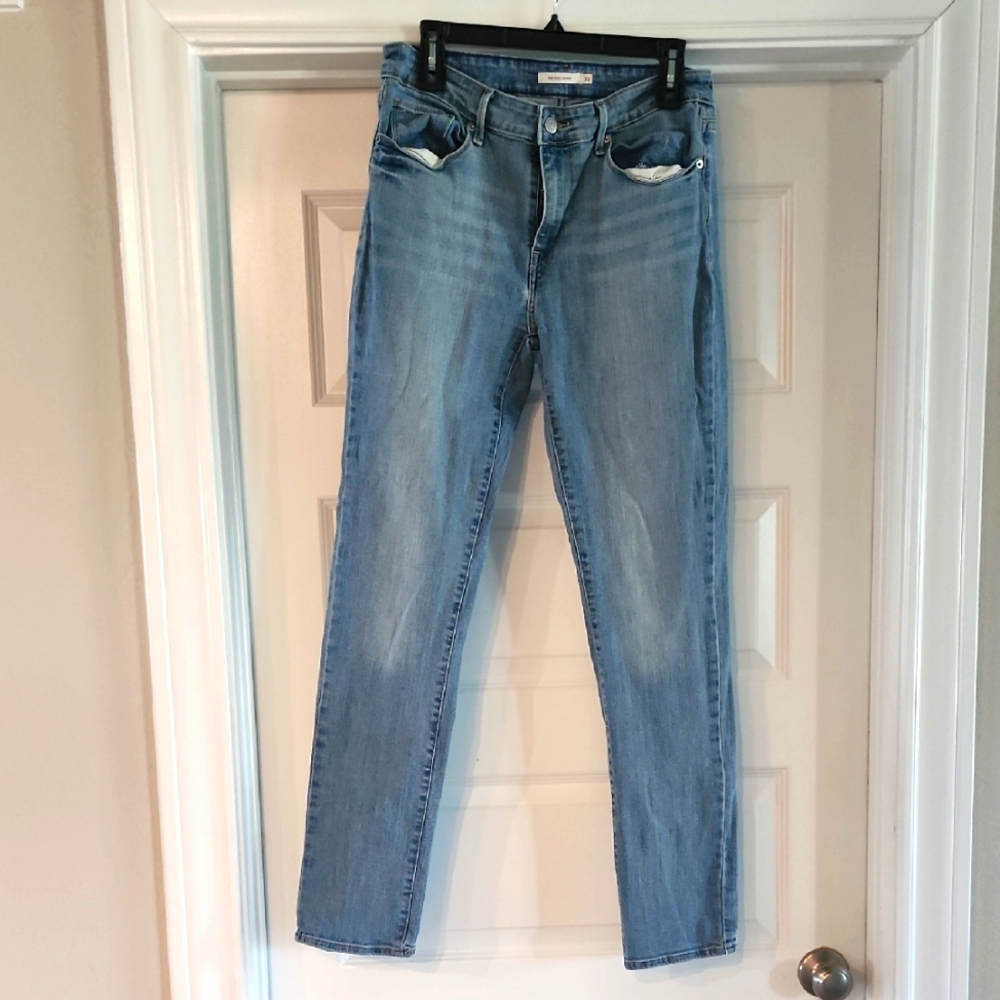 Levis Light Blue Denim Mid Rise Jeans